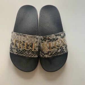 BRAND NEW true religion Slides